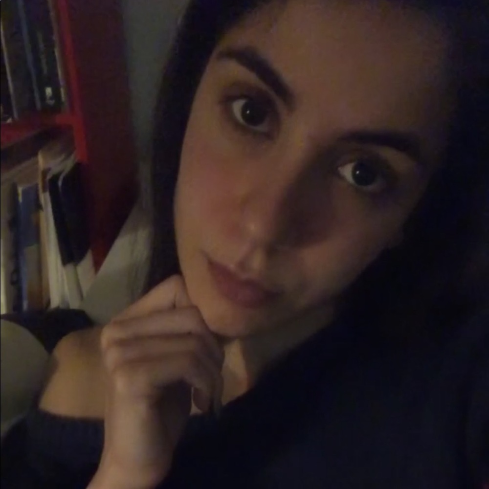 Meet your Posher, Claudia